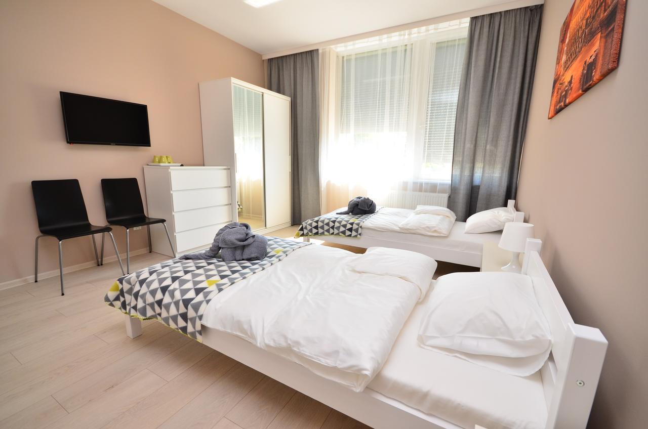 G'Hostel Deszczno Eksteriør billede